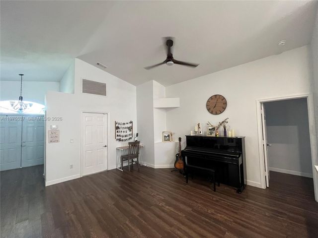 17901 NW 19th St, Pembroke Pines, FL 33029