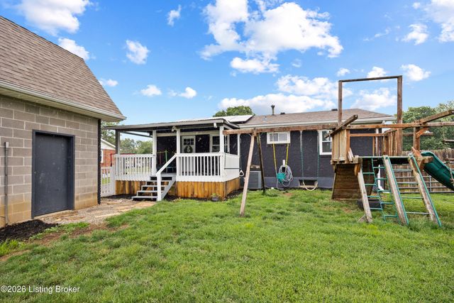 10804 Golden Dr, Louisville, KY 40272