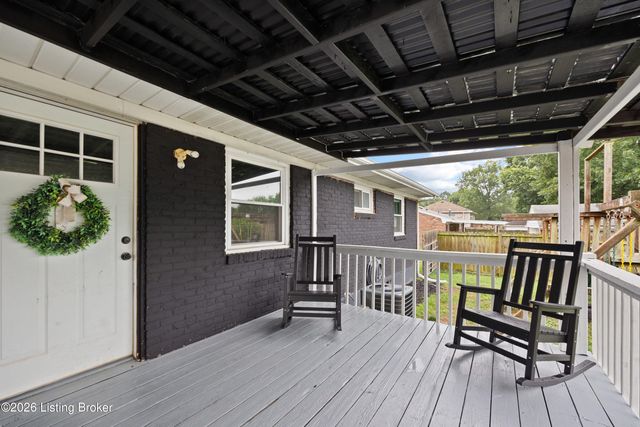 10804 Golden Dr, Louisville, KY 40272