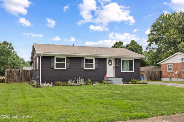 10804 Golden Dr, Louisville, KY 40272