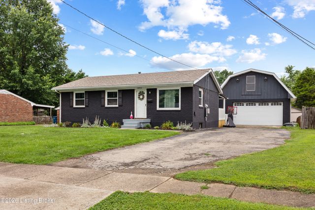 10804 Golden Dr, Louisville, KY 40272