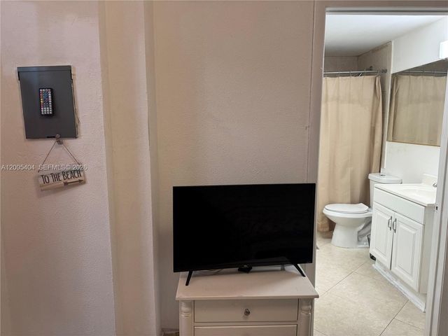 1624 Van Buren St 1, Hollywood, FL 33020