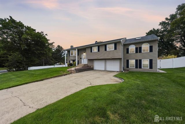 6 Sherry Road, East Brunswick, NJ 08816