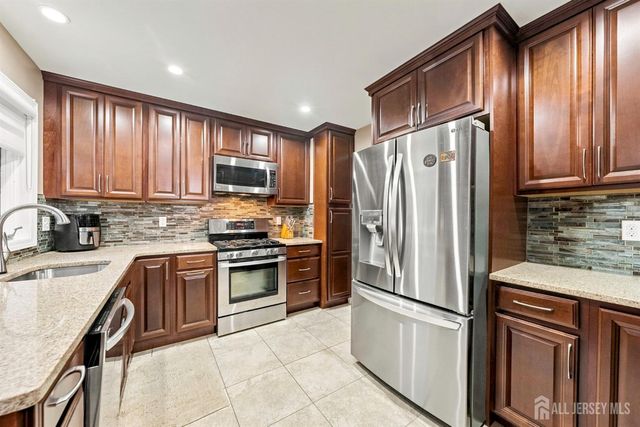 6 Sherry Road, East Brunswick, NJ 08816