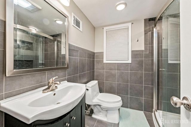 6 Sherry Road, East Brunswick, NJ 08816