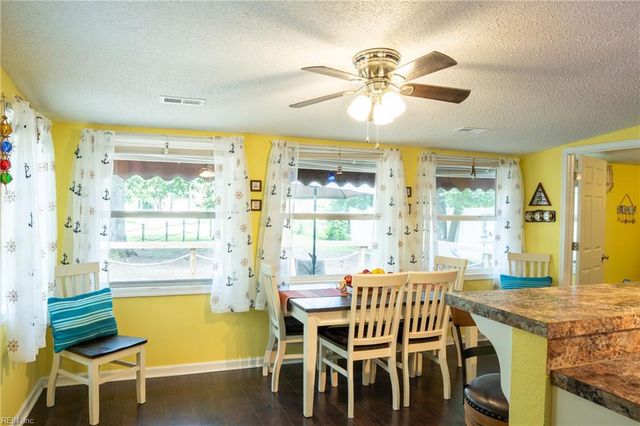 70 Oak DR, Hartfield, VA 23071