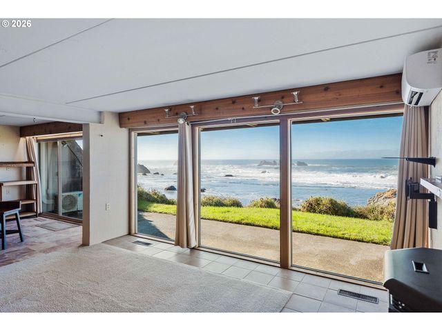 1400 BEACH LOOP Dr Sw, Bandon, OR 97411