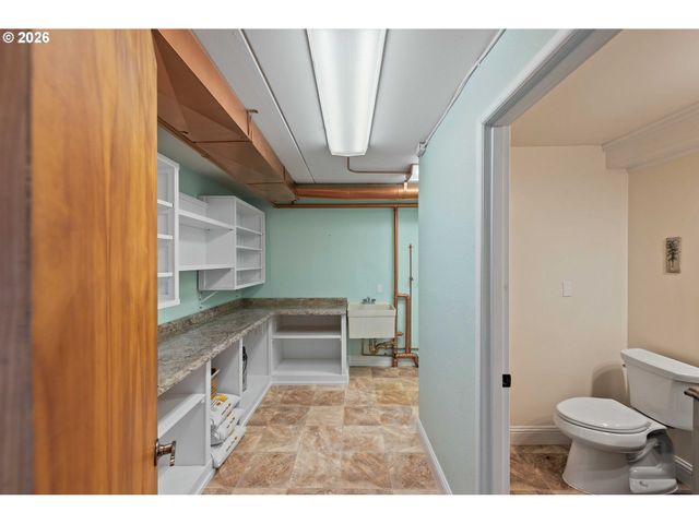 1400 BEACH LOOP Dr Sw, Bandon, OR 97411