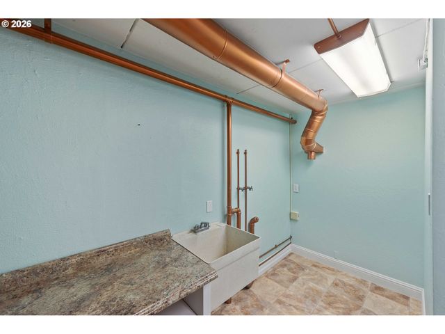 1400 BEACH LOOP Dr Sw, Bandon, OR 97411