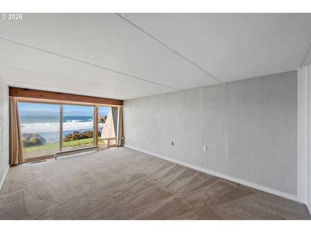 1400 BEACH LOOP Dr Sw, Bandon, OR 97411