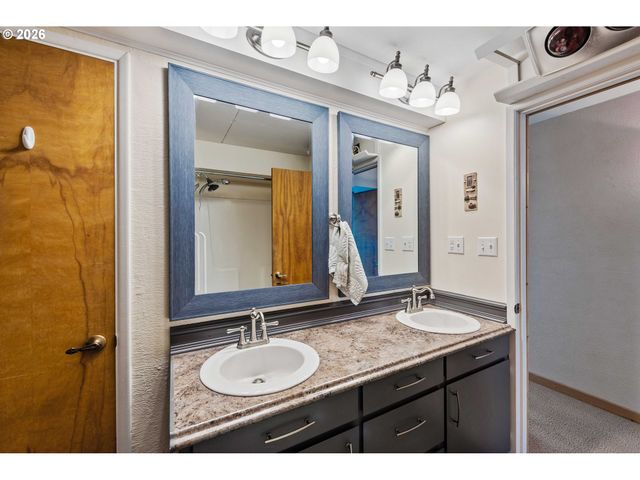 1400 BEACH LOOP Dr Sw, Bandon, OR 97411