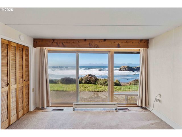1400 BEACH LOOP Dr Sw, Bandon, OR 97411