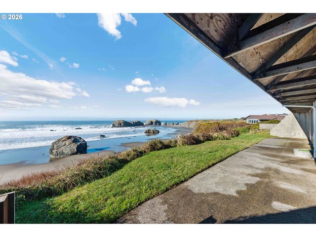 1400 BEACH LOOP Dr Sw, Bandon, OR 97411