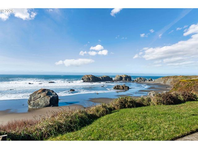 1400 BEACH LOOP Dr Sw, Bandon, OR 97411