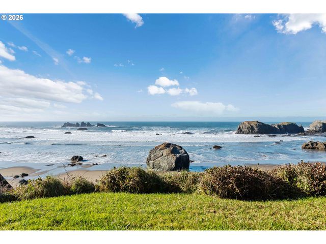 1400 BEACH LOOP Dr Sw, Bandon, OR 97411
