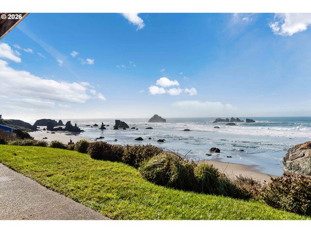 1400 BEACH LOOP Dr Sw, Bandon, OR 97411