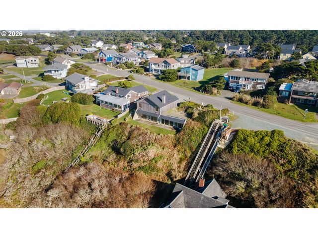 1400 BEACH LOOP Dr Sw, Bandon, OR 97411