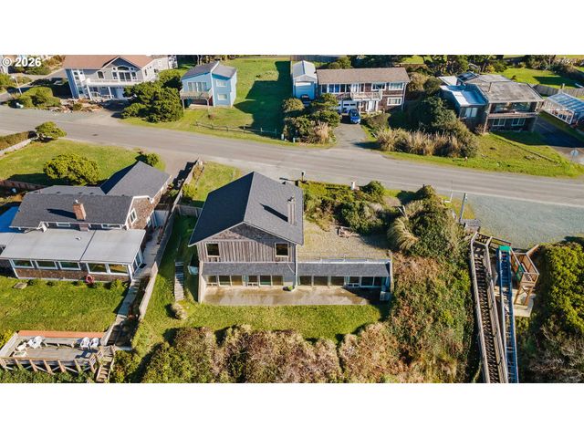 1400 BEACH LOOP Dr Sw, Bandon, OR 97411