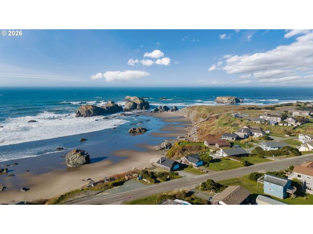 1400 BEACH LOOP Dr Sw, Bandon, OR 97411