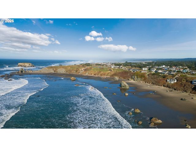 1400 BEACH LOOP Dr Sw, Bandon, OR 97411