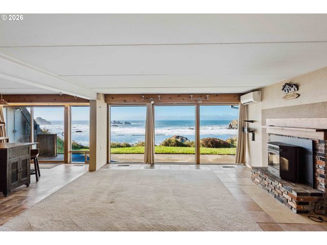 1400 BEACH LOOP Dr Sw, Bandon, OR 97411