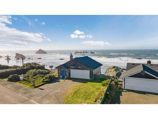 1400 BEACH LOOP Dr Sw, Bandon, OR 97411