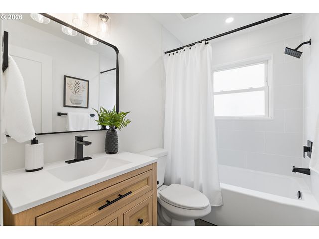 7944 N CHASE Ave, Portland, OR 97217