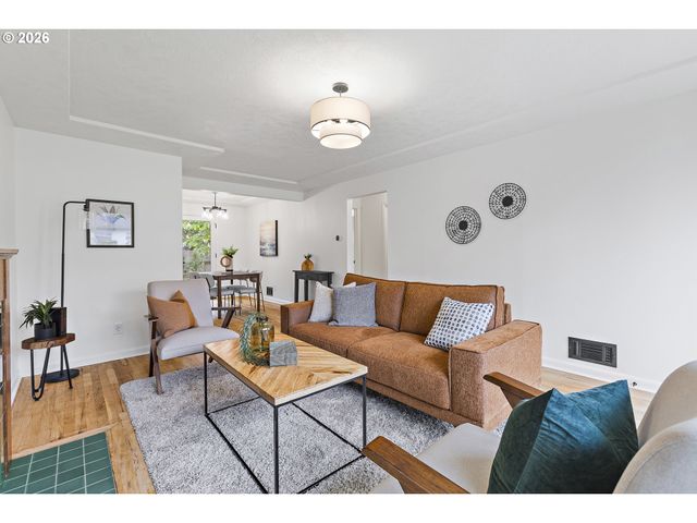 7944 N CHASE Ave, Portland, OR 97217