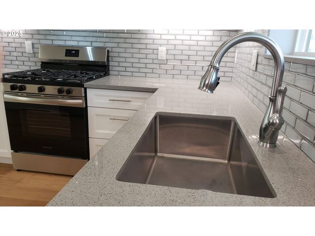13511 Se BARBARA JEAN Ct, Clackamas, OR 97015