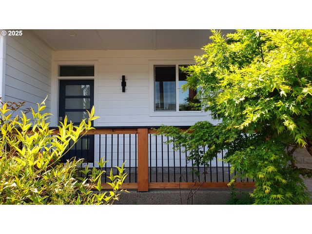 13511 Se BARBARA JEAN Ct, Clackamas, OR 97015