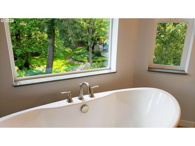 13511 Se BARBARA JEAN Ct, Clackamas, OR 97015