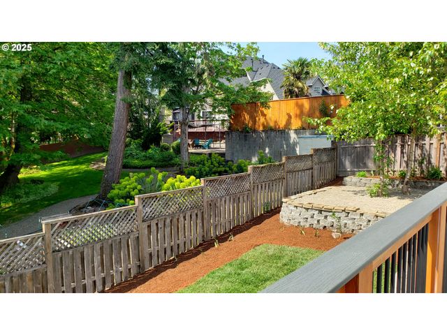 13511 Se BARBARA JEAN Ct, Clackamas, OR 97015