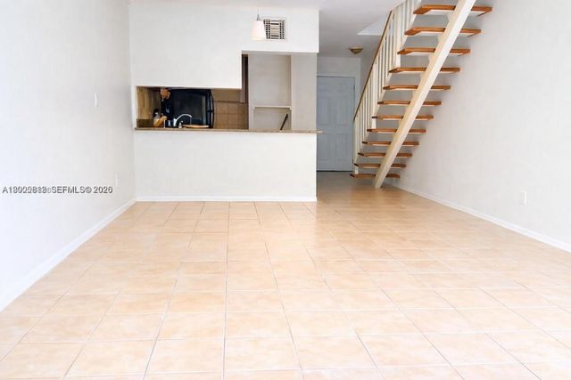 15385 S Dixie Hwy 22, Palmetto Bay, FL 33157