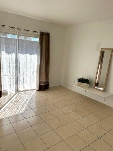 15385 S Dixie Hwy 22, Palmetto Bay, FL 33157