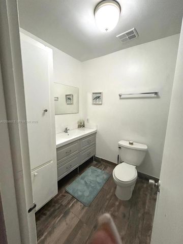 15385 S Dixie Hwy 22, Palmetto Bay, FL 33157