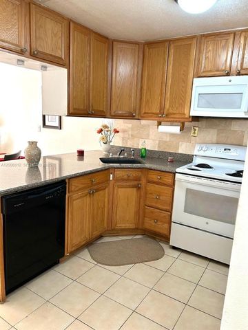 15385 S Dixie Hwy 22, Palmetto Bay, FL 33157