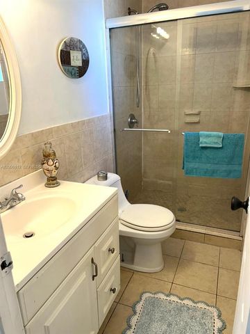 15385 S Dixie Hwy 22, Palmetto Bay, FL 33157