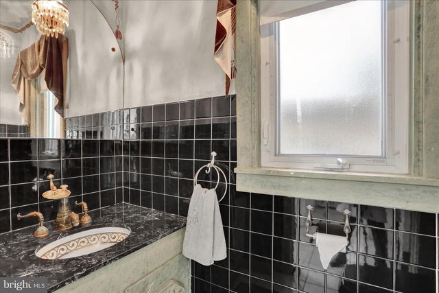 4100 KUTZTOWN RD, Temple, PA 19560