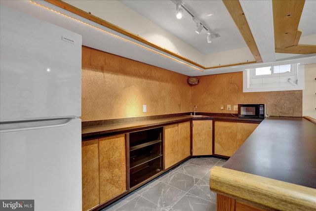 4100 KUTZTOWN RD, Temple, PA 19560