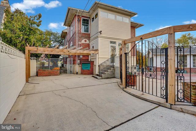 4100 KUTZTOWN RD, Temple, PA 19560