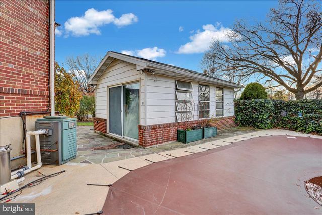 4100 KUTZTOWN RD, Temple, PA 19560