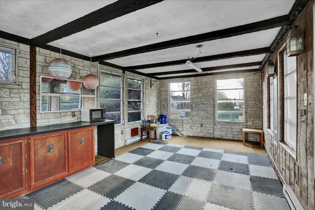 4100 KUTZTOWN RD, Temple, PA 19560