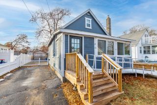 21 Bayview St, Wareham, MA 02571