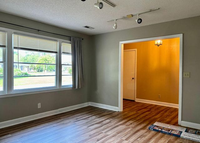 2012 Boeing Avenue, Charleston, SC 29407
