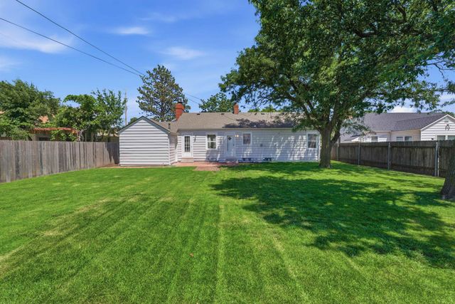 451 N Pinecrest Ave, Wichita, KS 67208