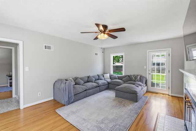 451 N Pinecrest Ave, Wichita, KS 67208