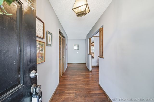 201 Country Lane, Skiatook, OK 74070
