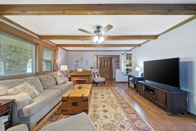 201 Country Lane, Skiatook, OK 74070