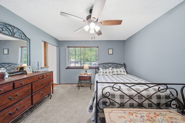 201 Country Lane, Skiatook, OK 74070