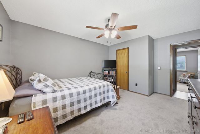 201 Country Lane, Skiatook, OK 74070